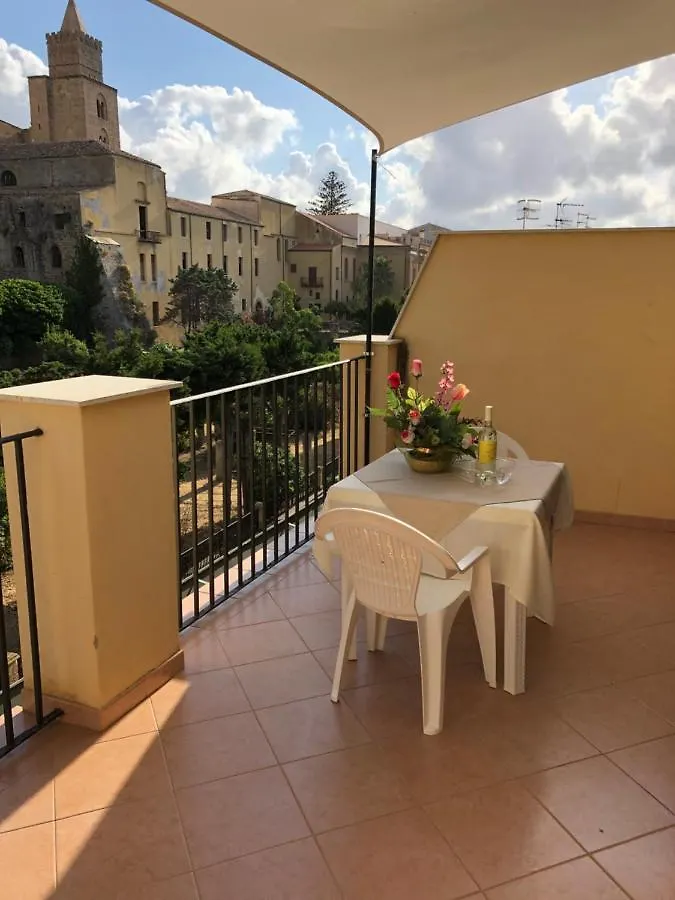 公寓 切法卢La Casa Sulla Scogliera公寓