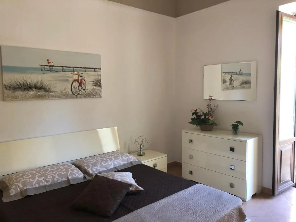 公寓 切法卢La Casa Sulla Scogliera公寓