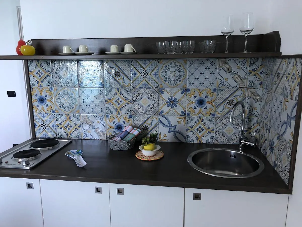 切法卢La Casa Sulla Scogliera公寓 0*, 切法卢